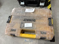 2 pvc opbergkoffers get. dewalt inhoudende divers bevestigingsmateriaal - afbeelding 3 van  6
