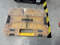 2 pvc opbergkoffers get. dewalt inhoudende divers bevestigingsmateriaal - afbeelding 5 van  6