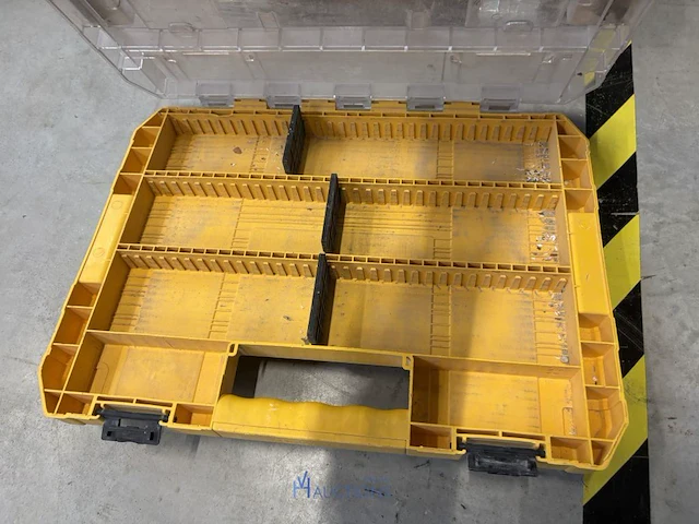 2 pvc opbergkoffers get. dewalt inhoudende divers bevestigingsmateriaal - afbeelding 6 van  6