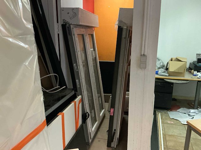 2 pvc ramen en 1 deur - afbeelding 12 van  21