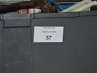 2 pvc werkkoffers gevuld met klein handgereedschap, dopsleutelset, vergrootglas, schuppen - afbeelding 3 van  8