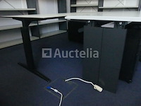 2 rechte bureaus - afbeelding 3 van  6