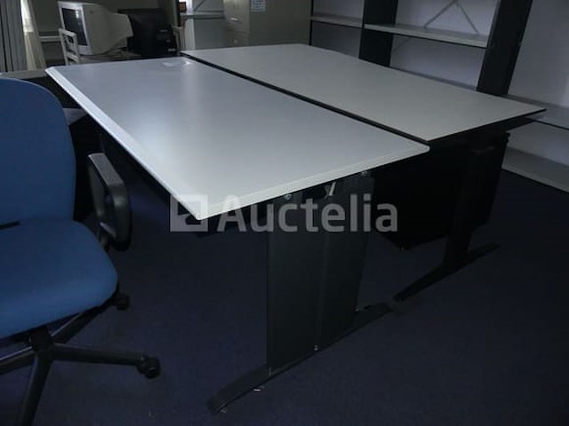 2 rechte bureaus - afbeelding 5 van  6