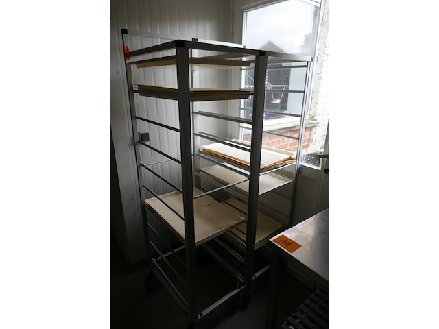 2 regaalwagens - afbeelding 1 van  3