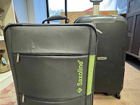 2 reiskoffers met inhoud - afbeelding 1 van  4