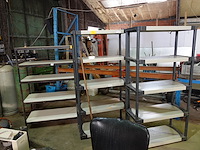 2 rekken met 5 schappen l. 1,75 x h. 0,87 x b. 0,40 m en 1 rek met 5 schappen l. 1,52 x h. 1,00 x b.0,80m - afbeelding 1 van  4