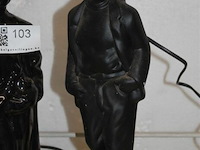 2 retro lampen ,man aan lichtpaal - afbeelding 2 van  4