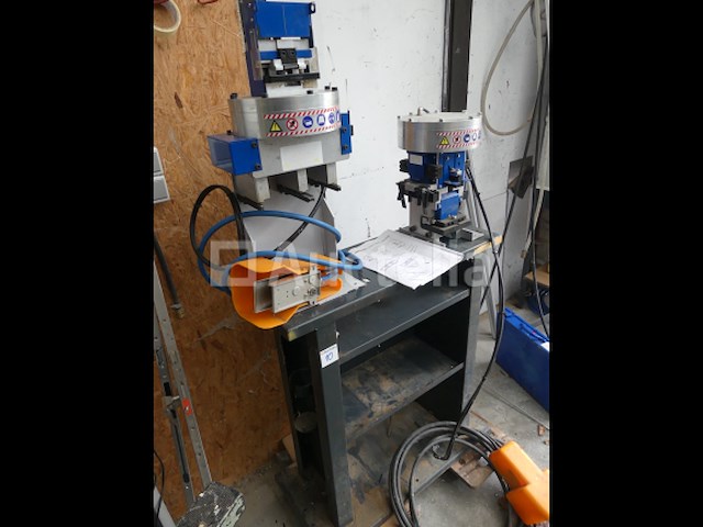 2 reynaerts chassis matrijzen - afbeelding 3 van  7