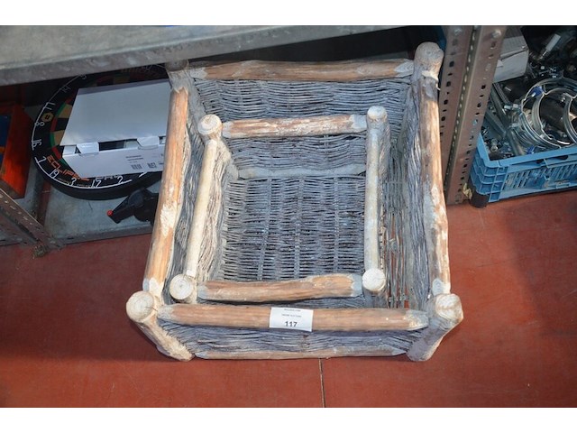 2 rieten manden, darts board, thermostaat vaillant sensohome - afbeelding 2 van  6