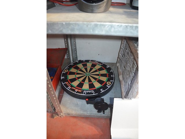 2 rieten manden, darts board, thermostaat vaillant sensohome - afbeelding 6 van  6