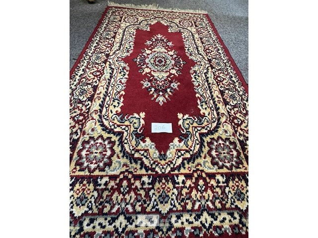 2 rode tapijten - afbeelding 2 van  5