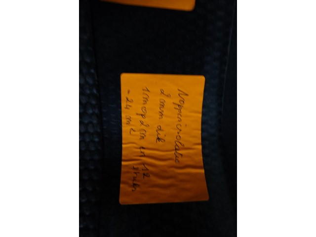 2 rollen zwarte noppenisolatie - afbeelding 4 van  5