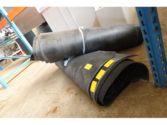 2 rollen zwarte noppenisolatie - afbeelding 5 van  5