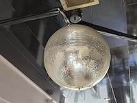2 ronddraaiende spiegelbollen - afbeelding 1 van  5