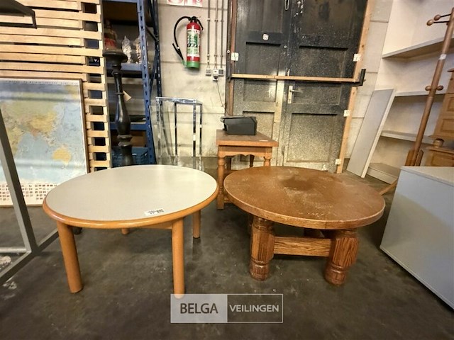 2 ronde houten salontafels - afbeelding 1 van  1