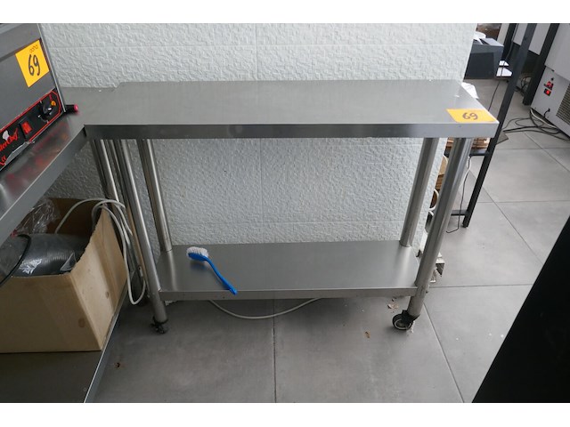 2 rvs werktafels - afbeelding 1 van  5