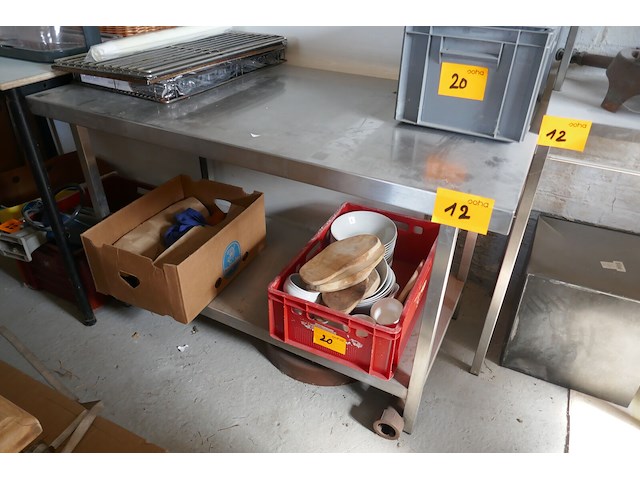 2 rvs werktafels - afbeelding 1 van  3