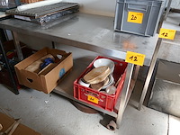 2 rvs werktafels - afbeelding 1 van  3