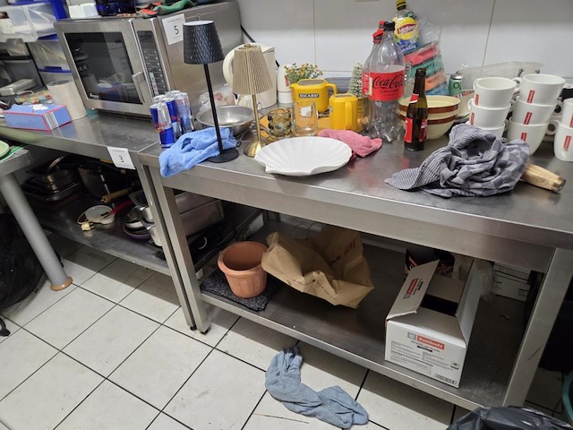 2 rvs werktafels - afbeelding 3 van  3