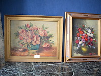 2 schilderijen in houten kader bloemen