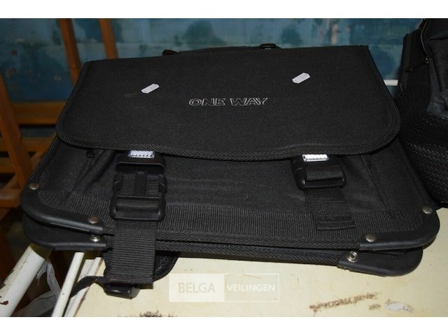 2 schooltassen - afbeelding 1 van  3