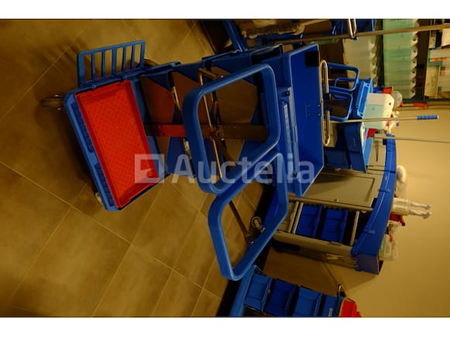 2 schoonmaakwagens - afbeelding 5 van  6