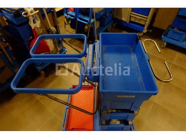 2 schoonmaakwagens - afbeelding 4 van  6