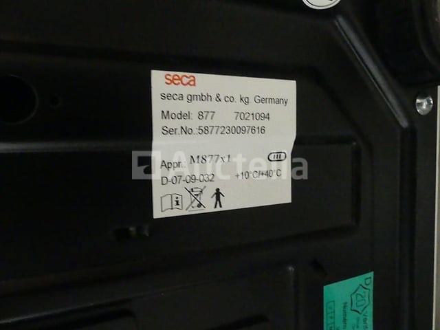 2 seca 877 digitale weegschalen - afbeelding 1 van  3