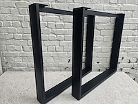 2 sets van 2 u poten in zwart metaal 77x74cm (nieuw in doos)