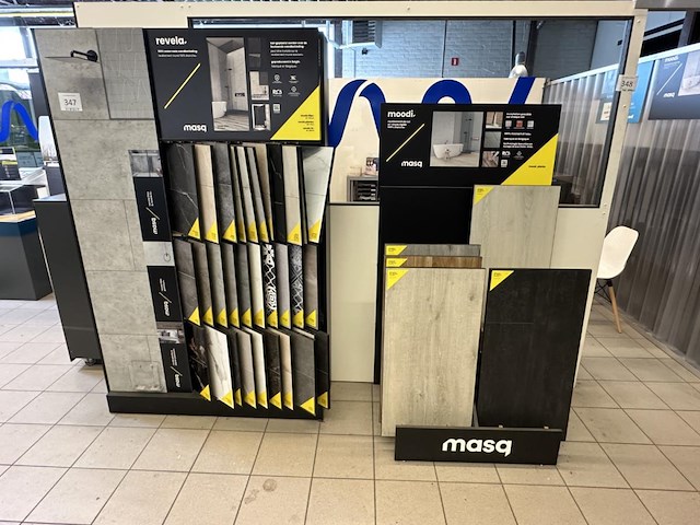 2 show-displays - afbeelding 1 van  3