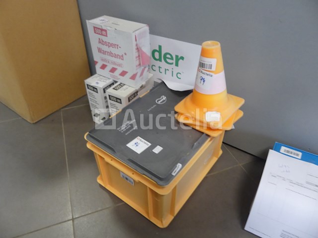 2 signaalband, 1 damband, 3 kegels, 1 lege kast 10l - afbeelding 1 van  8