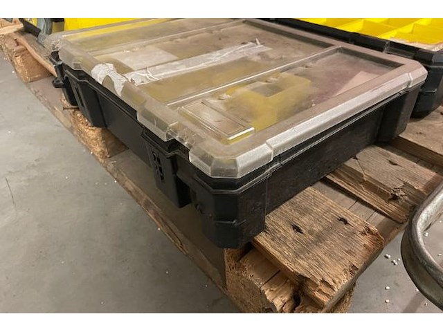 2 sorteerbakken met inhoud - afbeelding 4 van  4