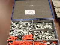 2 sorteerkoffertjes inh diverse pluggen - afbeelding 1 van  3