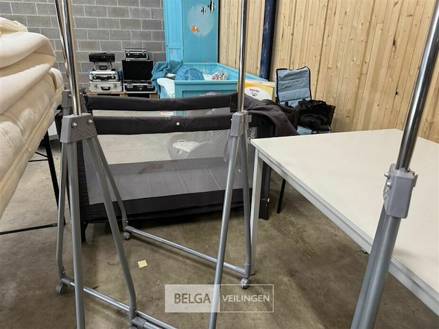 2 staande kapstokken op wielen - afbeelding 4 van  5