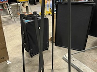 2 staanders - afbeelding 1 van  4