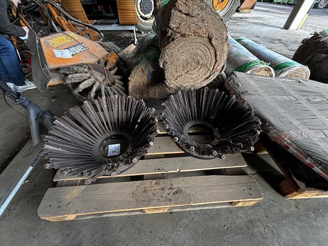 2 stalen borstels - afbeelding 1 van  3