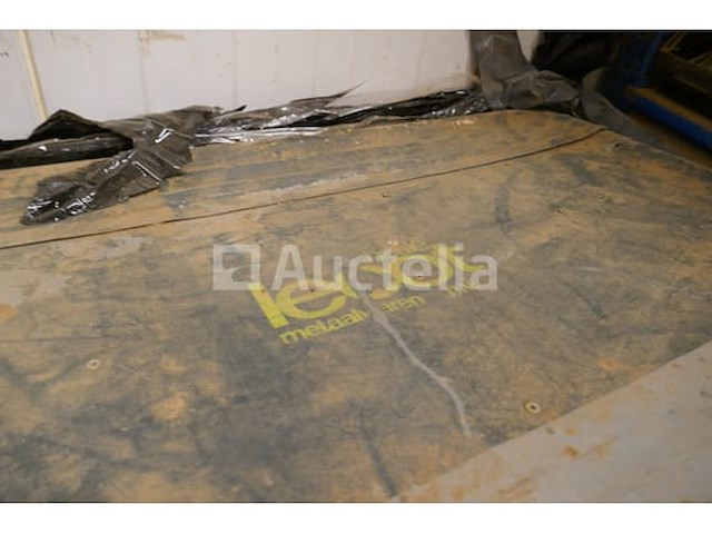 2 stalen kisten - afbeelding 2 van  5