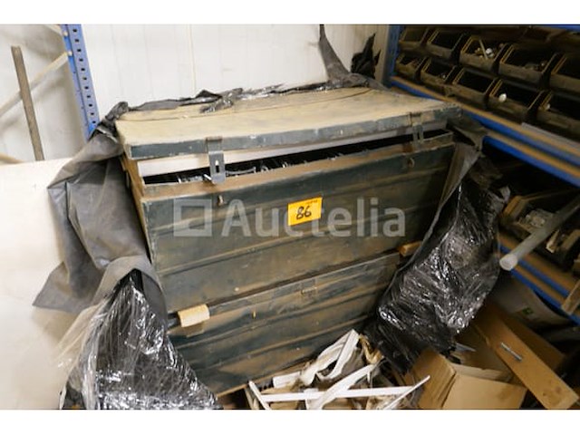 2 stalen kisten - afbeelding 3 van  5