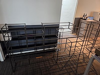 2 stalen rekken / hangconstructie - afbeelding 1 van  9