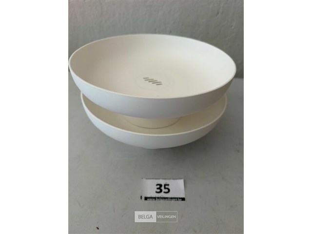 2 stevige plastieken fruitschalen diameter 26cm - afbeelding 1 van  3