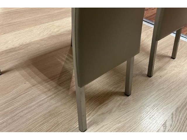 2 stoelen - afbeelding 4 van  6