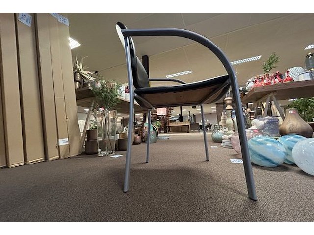 2 stoelen - afbeelding 2 van  14