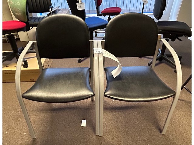 2 stoelen - afbeelding 1 van  14