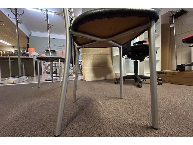 2 stoelen - afbeelding 6 van  7