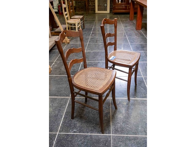 2 stoelen - afbeelding 3 van  3