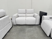2 stoffen bankstellen waarvan 1 met relaxfunctie - afbeelding 3 van  6