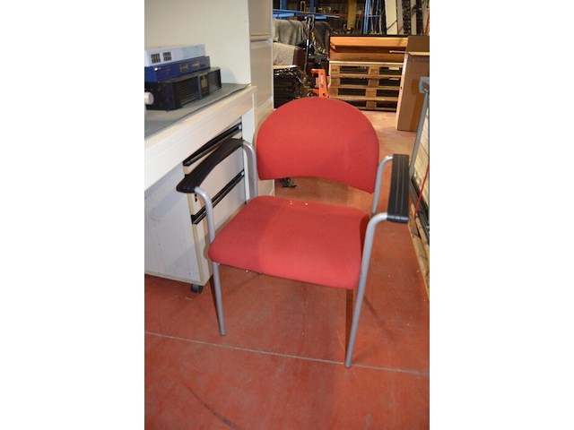 2 stoffen vergaderstoelen, rechthoekige witte tafel 100 x 200 cm (188,219) - afbeelding 6 van  7