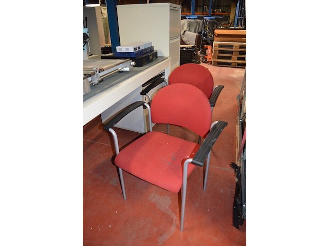 2 stoffen vergaderstoelen, rechthoekige witte tafel 100 x 200 cm (188,219) - afbeelding 7 van  7