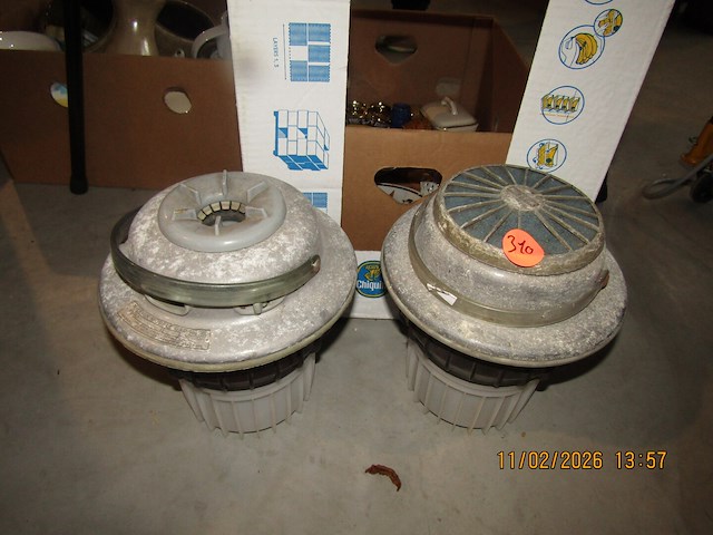 2 stofzuiger motors nelfiks - afbeelding 1 van  2