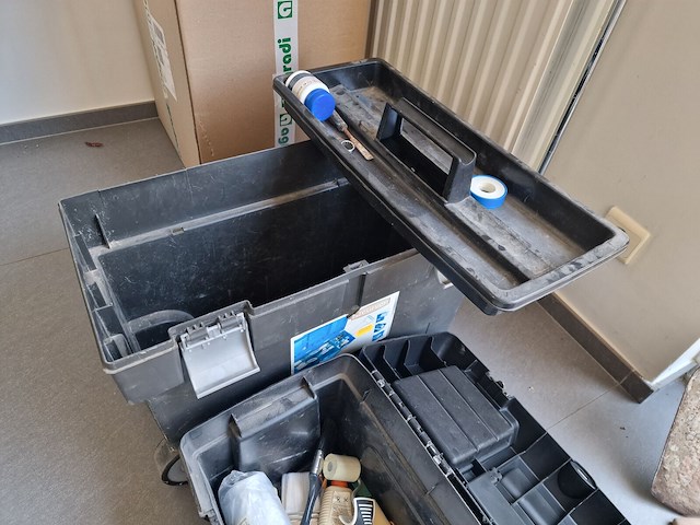 2 stofzuigers + werkmateriaal & koffers - afbeelding 7 van  9